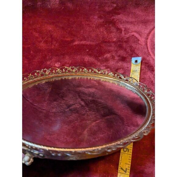 Vintage vanity tray in good condition. 7x5 - Picture 7 of 7